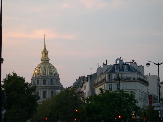  Dôme des Invalides sous lequel repose Napoléon.